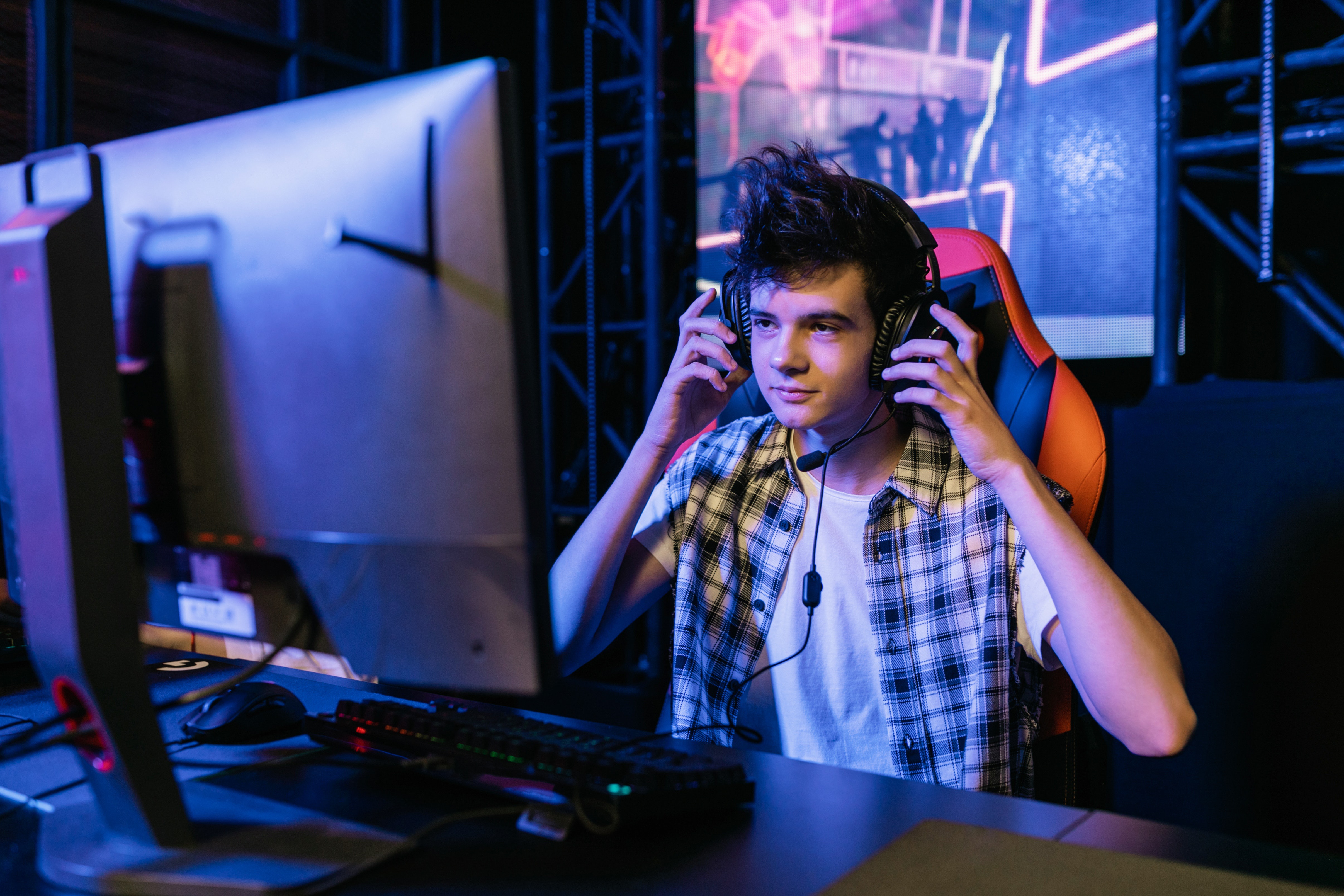 Gamer using a desktop PC